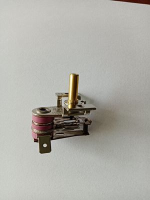Huishoudelijke Kst254 thermostaat met instelbare temperatuurregeling en duurzaam ontwerp